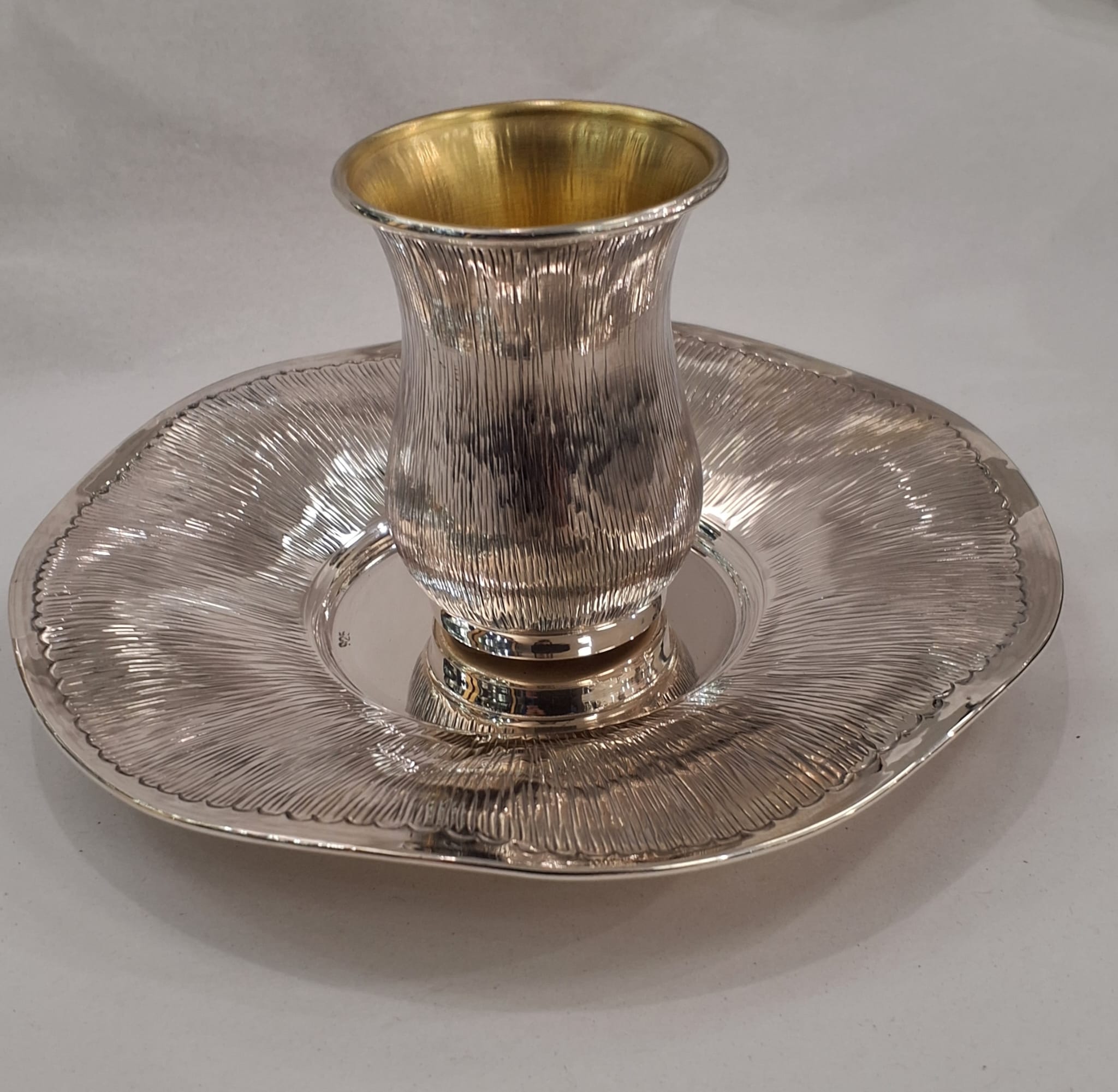 lines wavy tray