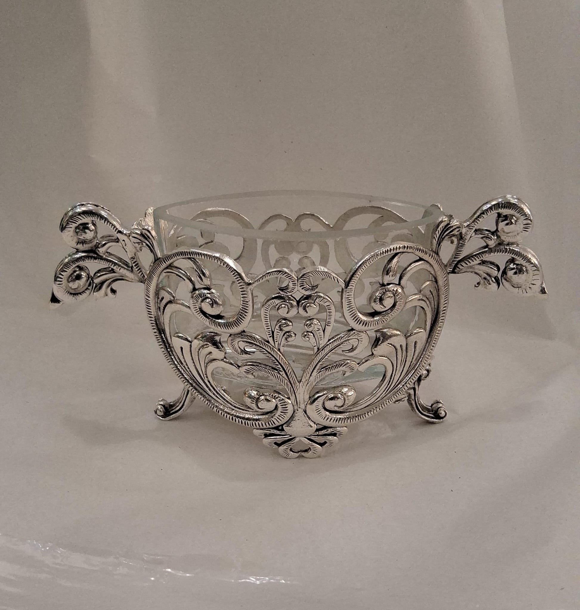 oval handles lace