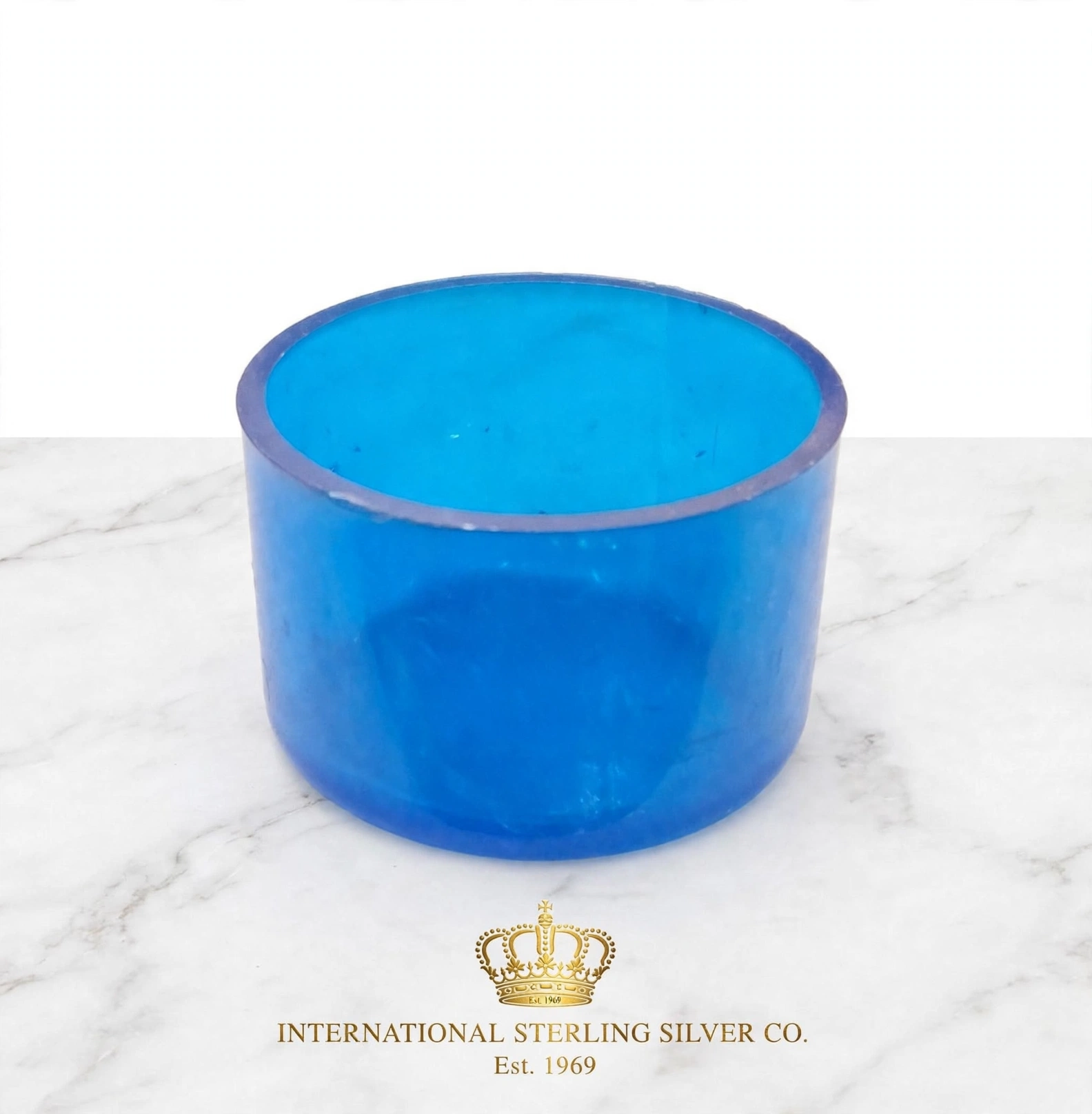 blue plastic salt insert